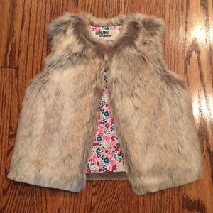 Girls OshKosh Cream Fur Vest NWOT Size 2T